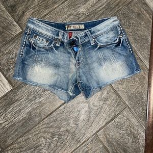Buckle denim shorts
